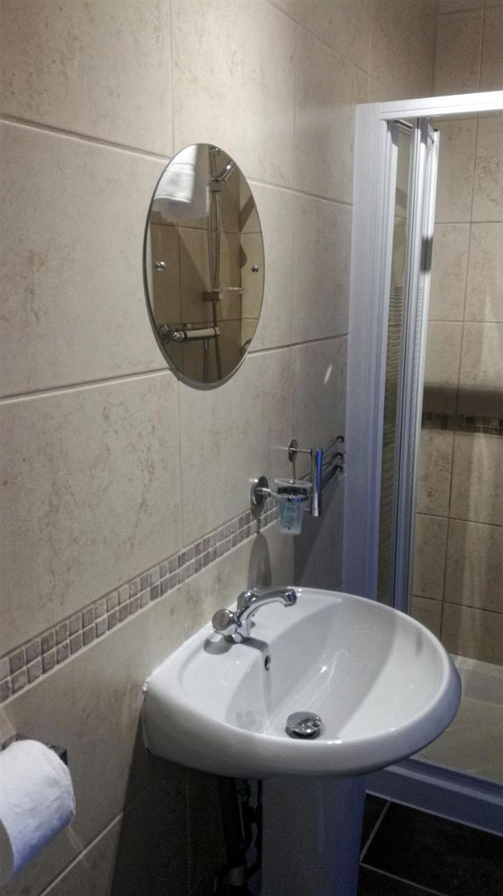 רומפורד The Mawney Hotel מראה חיצוני תמונה